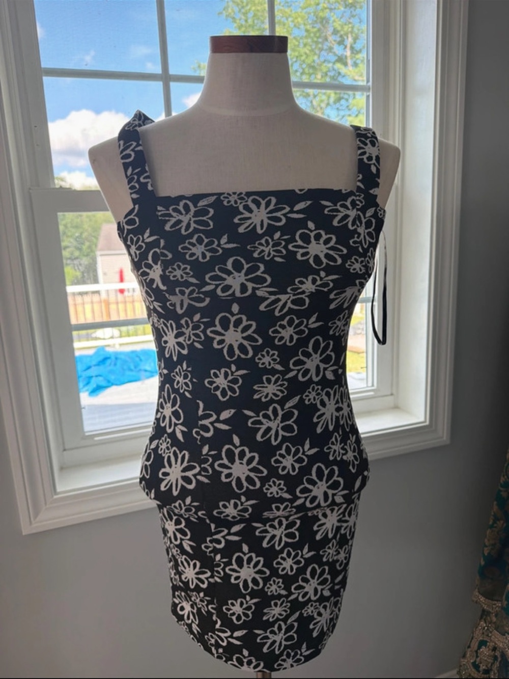 Forever 21 Black & White Floral Square-Neck Mini Dress